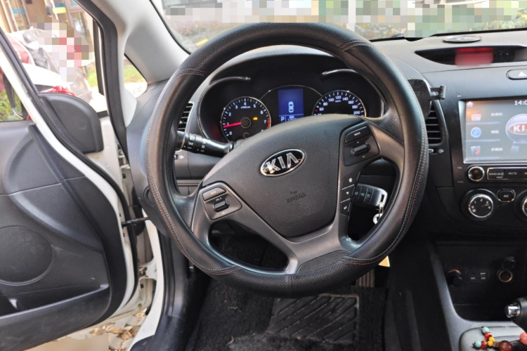 起亚K3 2015款 1.6L 自动GL中控内饰13