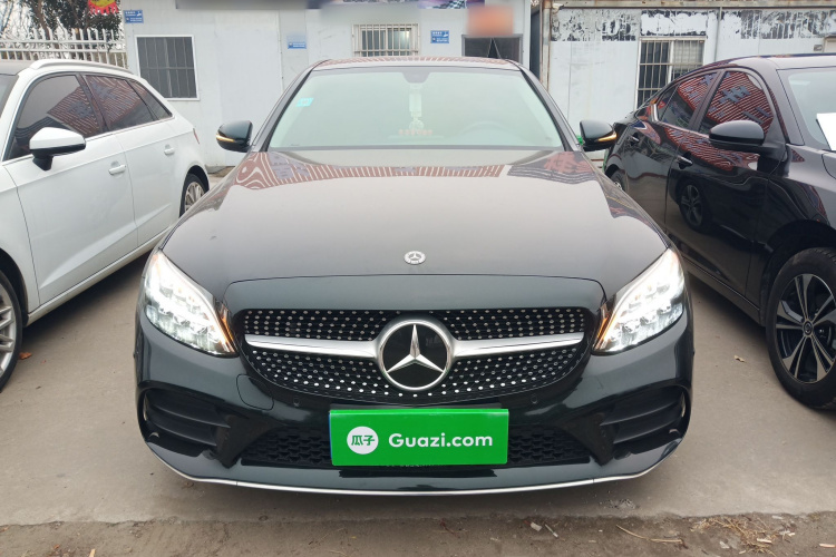 奔驰C级 2021款 C 260 L 运动版车身外观2