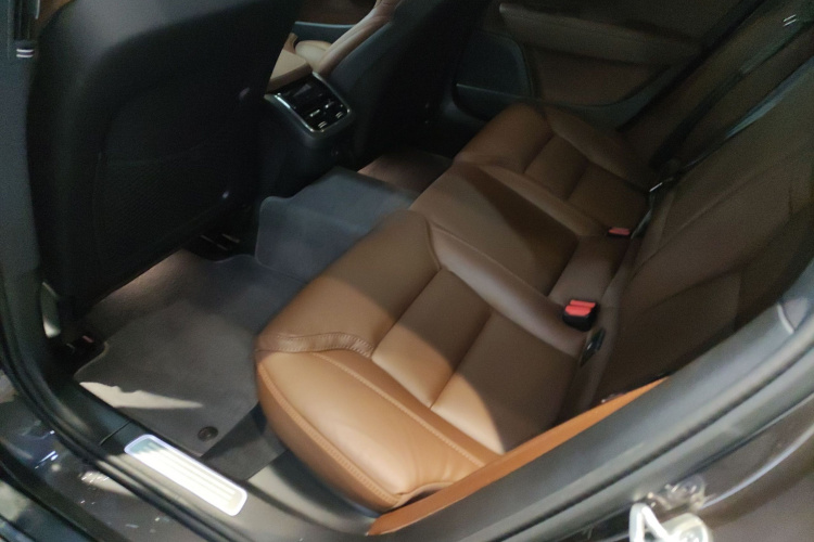 沃尔沃V90 2024款 Cross Country B5 AWD 智尊版中控内饰21