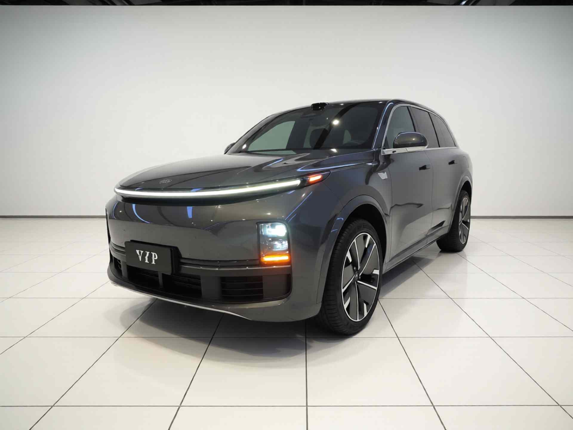 理想汽车 理想L8 2025款 Ultra 智能焕新版(2)