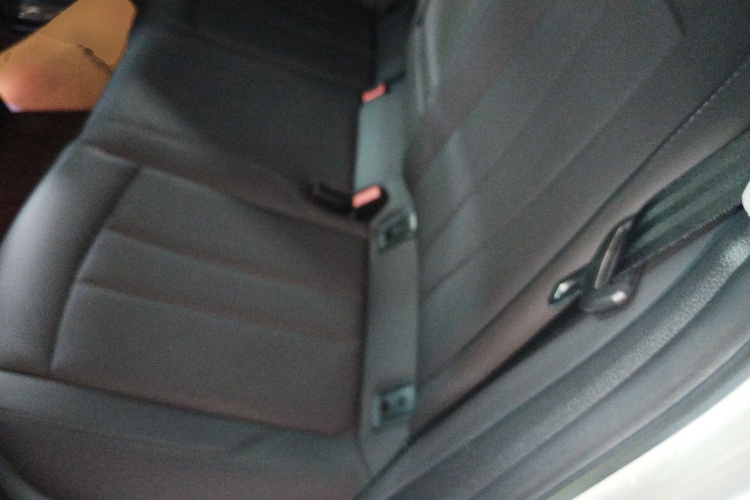 奥迪A4L 2022款 40 TFSI 时尚致雅型中控内饰7004