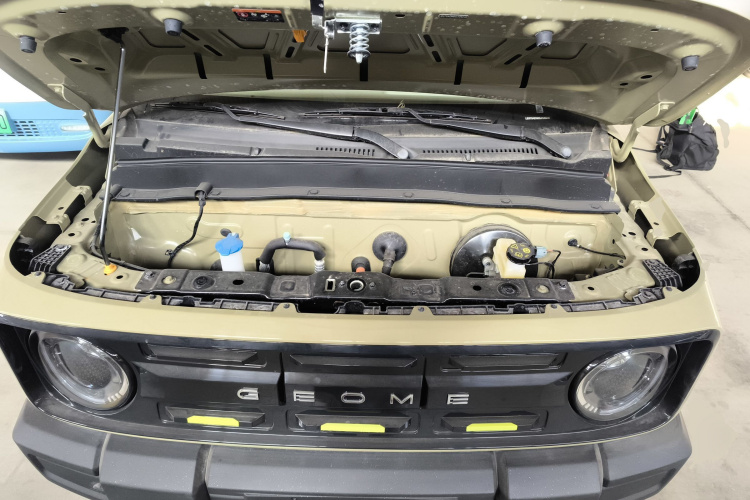 吉利银河 2025款 210km 熊猫骑士机舱底盘24