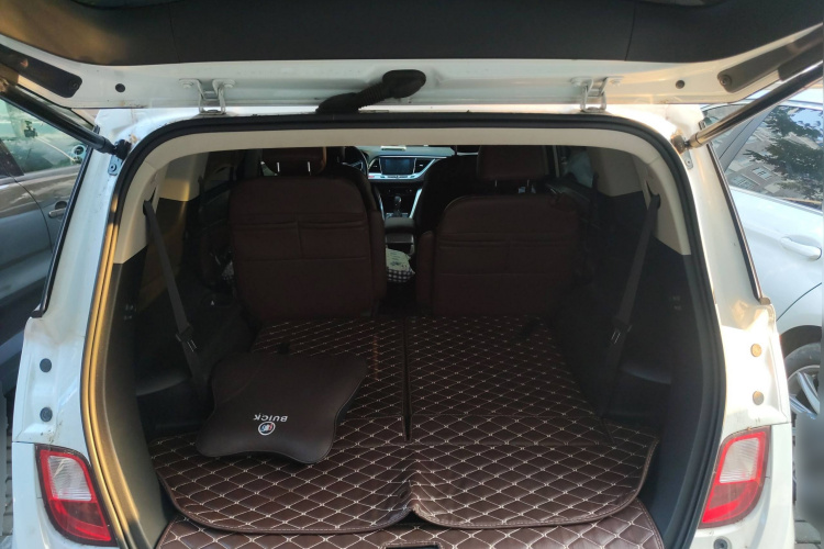 别克GL6 2018款 18T 6座尊贵型中控内饰23