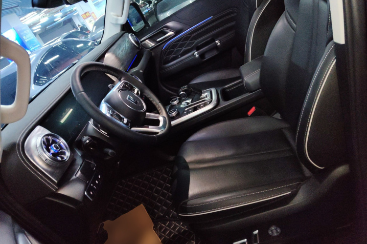 坦克300 2024款 2.0T 征服者中控内饰19