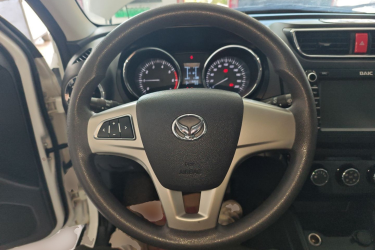 北汽幻速S3 2017款 1.5L 手动豪华型中控内饰13