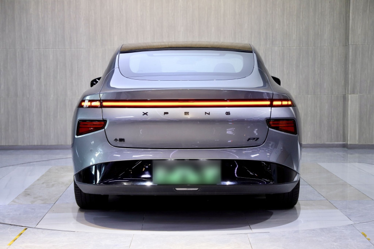 小鹏P7 2021款 480N车身外观6005