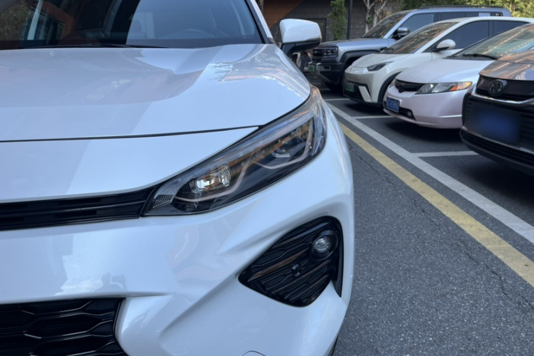 丰田 威兰达 2024款 双擎 2.5L E-CVT两驱豪华PLUS版局部细节36