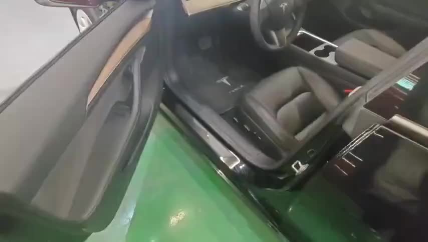 特斯拉 Model Y 2021款 长续航全轮驱动版实拍1