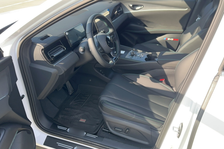 比亚迪 海豹06新能源 2025款 DM-i 智驾版 120KM尊荣型中控内饰7002