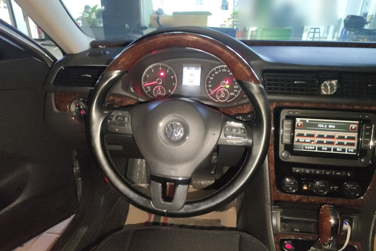 大众 帕萨特 2013款 2.0TSI DSG至尊版中控内饰13