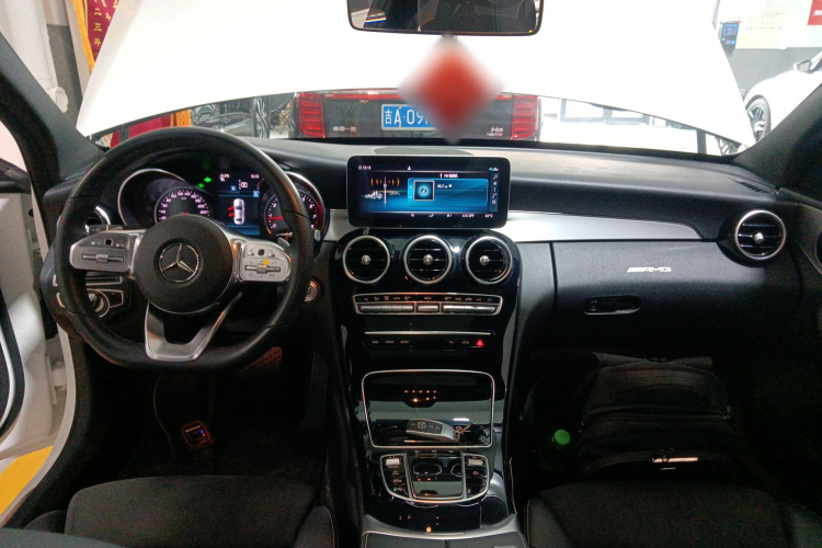 奔驰C级 2019款 C 260 运动版中控内饰12