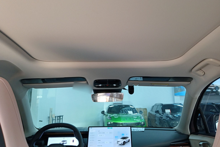 领克06 2025款 Shero 1.5T 紫色特别版局部细节22