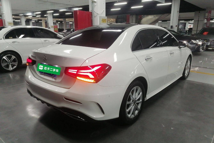 奔驰A级 2021款 A 200 L 运动轿车时尚型车身外观6005