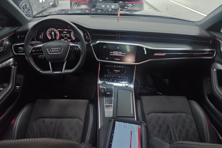 奥迪A6L 2024款 55 TFSI quattro 尊享动感型中控内饰12