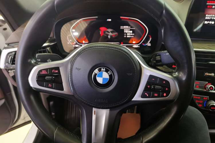 宝马5系 2020款 525Li M运动套装中控内饰13