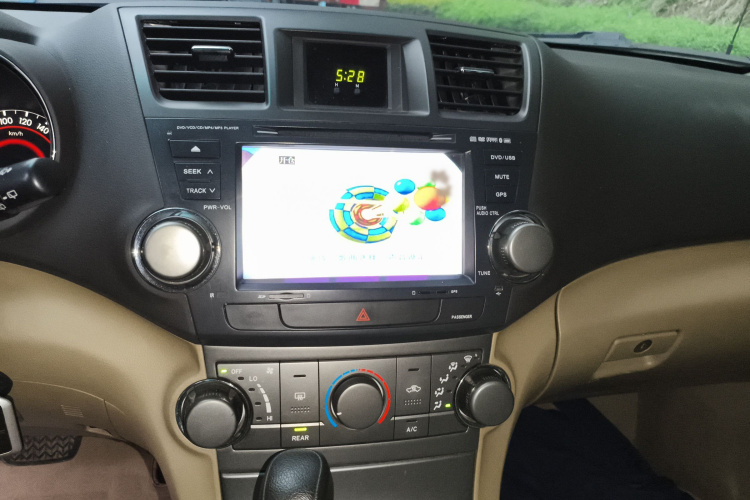 丰田 汉兰达 2011款 2.7L 两驱7座精英版局部细节16