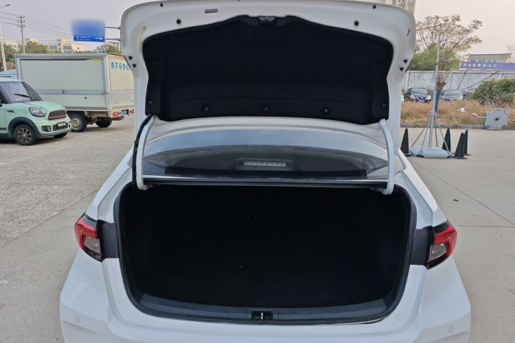 丰田 亚洲狮 2021款 2.0L 豪华版机舱底盘23