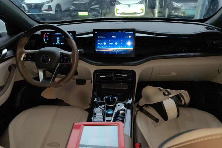 比亚迪 秦PLUS 2023款 冠军版 DM-i 55KM领先型中控内饰12