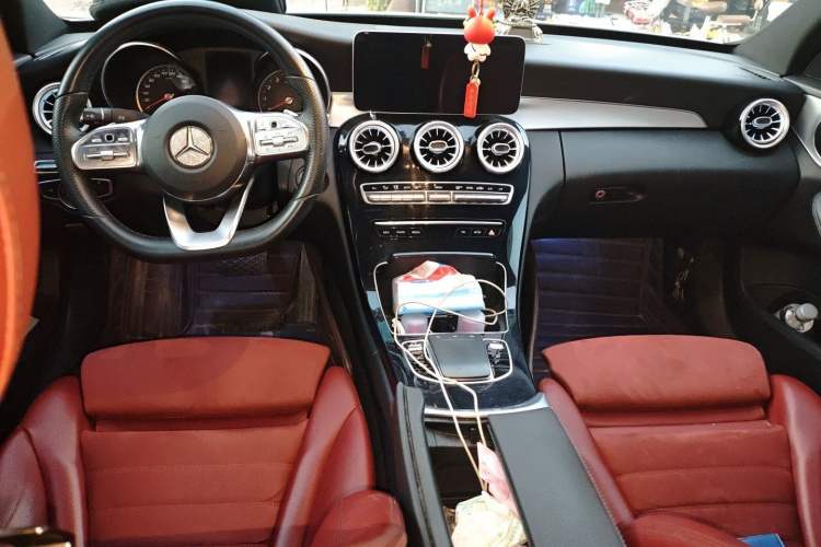 奔驰C级 2019款 C 260 运动版中控内饰7002