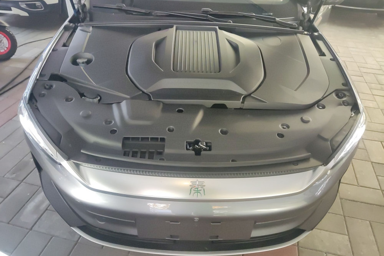 比亚迪 秦PLUS 2023款 冠军版 EV 420KM超越型机舱底盘24