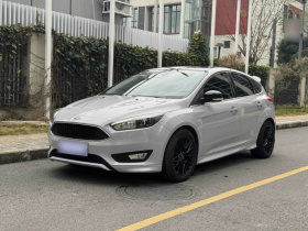 福特 福克斯 2018款 两厢经典 EcoBoost 180 自动运动型