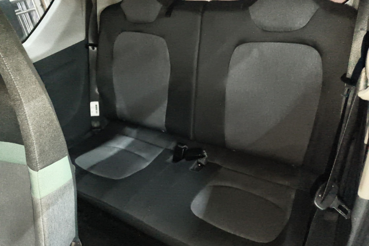 五菱汽车 宏光MINIEV 2022款 马卡龙时尚款 磷酸铁锂中控内饰7004