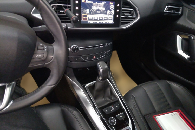 标致308S 2015款 1.6T 自动睿驰版局部细节16