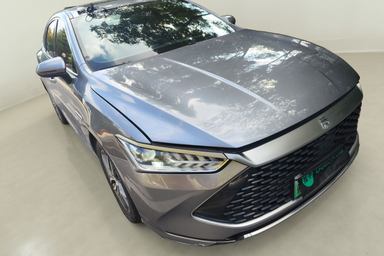 比亚迪 秦PLUS 2021款 DM-i 55KM 旗舰型车身外观3