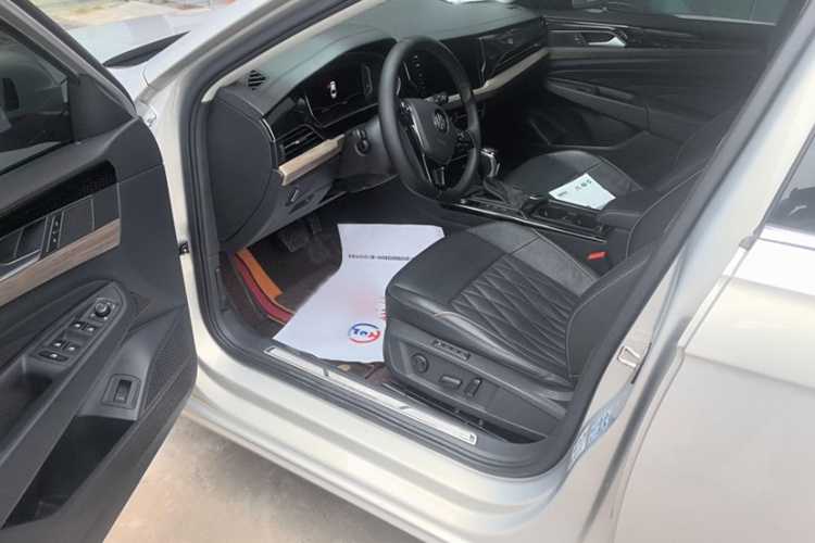 大众 帕萨特 2019款 330TSI 豪华版 国VI中控内饰7002