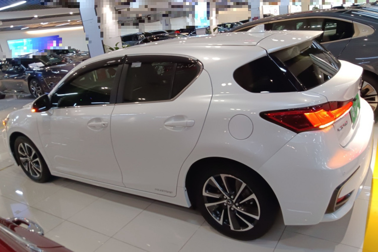 雷克萨斯CT 2017款 CT200h 精英版 单色 国V车身外观4