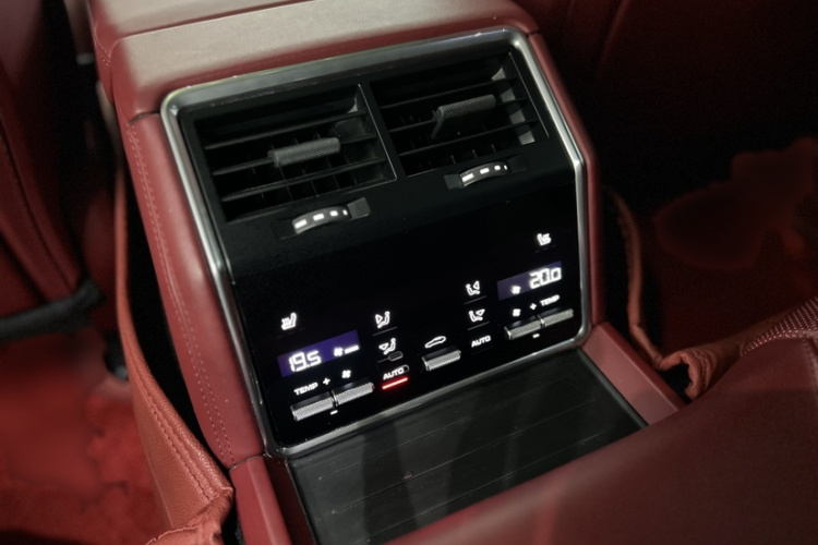 保时捷 2023款 改款 Panamera 2.9T 铂金版中控内饰7005