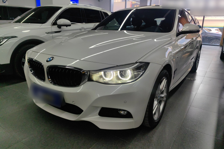 宝马3系GT 2019款 320i M运动套装车身外观1