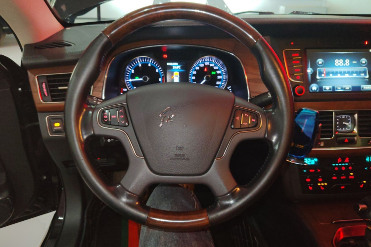 红旗H7 2018款 2.0T 旗舰版中控内饰13