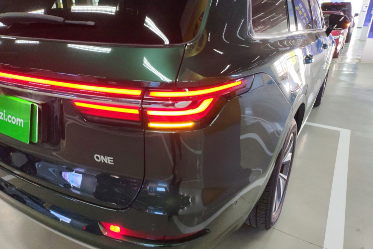 理想汽车 理想ONE 2021款 增程6座版车身外观6006