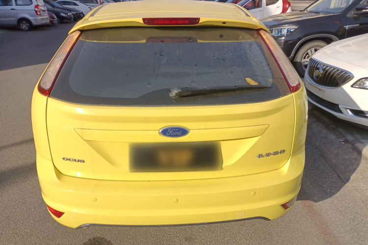 福特 福克斯 2013款 两厢经典 1.8L 手动时尚型车身外观6004