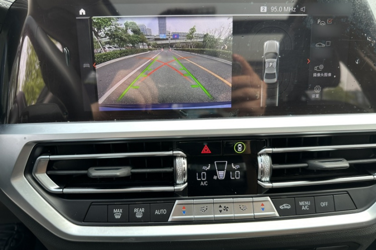 宝马3系 2020款 改款 325Li M运动套装中控内饰7009