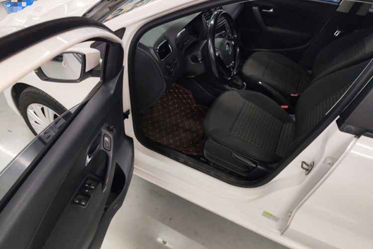 大众 Polo 2016款 1.6L 自动舒适型中控内饰20