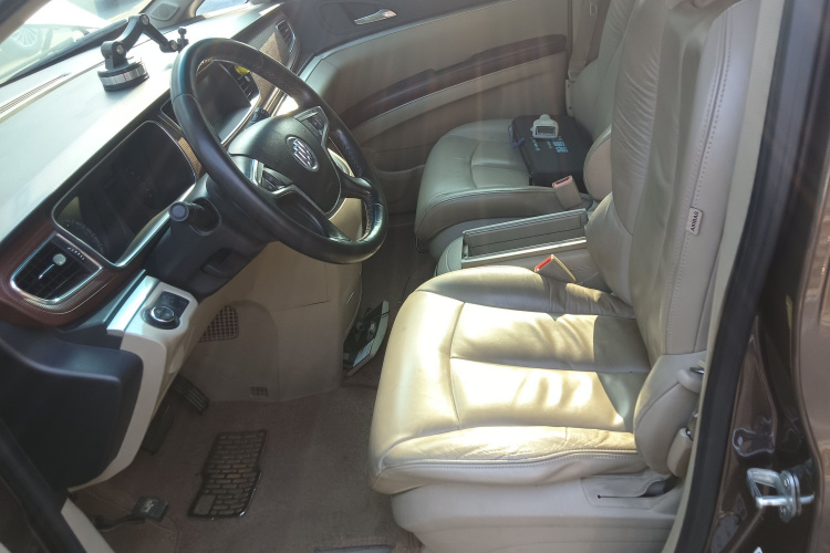 别克GL8 2014款 3.0L GT豪华商务豪雅版中控内饰19