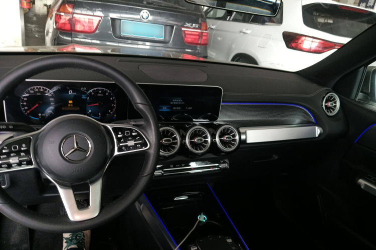 奔驰GLB 2020款 改款 GLB 200 动感型中控内饰12