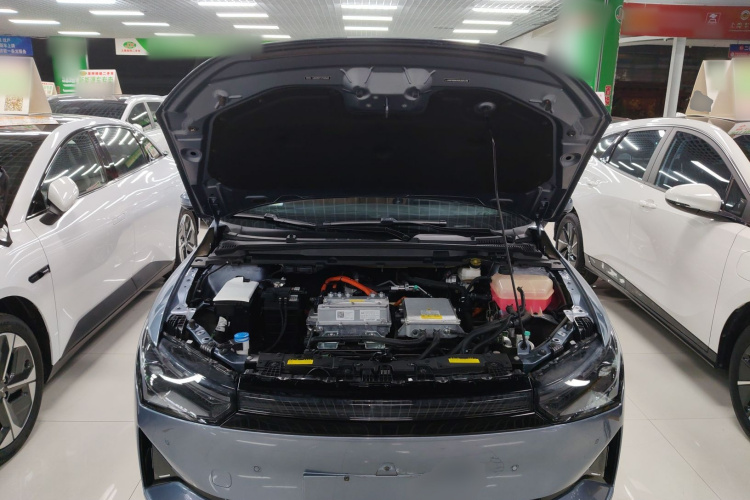 小鹏P5 2022款 460E+机舱底盘24