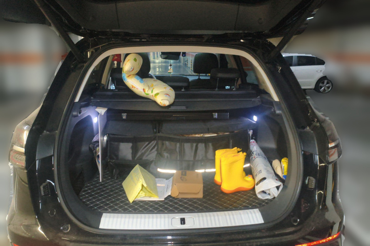 红旗HS5 2023款 2.0T 旗享Pro版中控内饰23