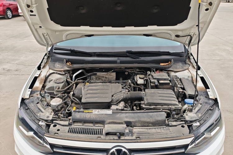 大众 Polo 2021款 Plus 1.5L 自动全景乐享版机舱底盘24