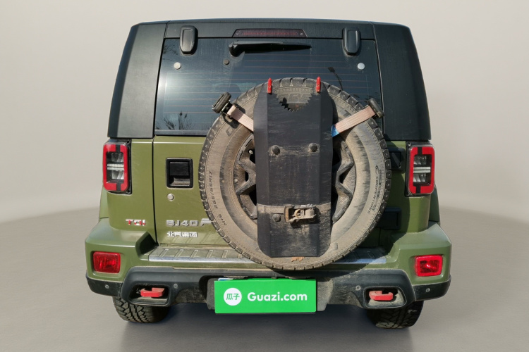 北京BJ40 2021款 2.0D 自动四驱刀锋英雄版侠客型车身外观6