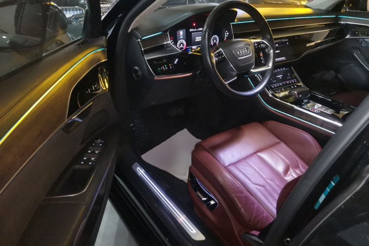 奥迪A8 2019款 A8L 55 TFSI quattro 尊贵型中控内饰7003