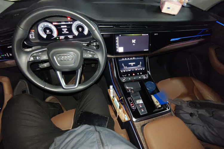 奥迪Q7 2021款 55 TFSI quattro S line运动型中控内饰12