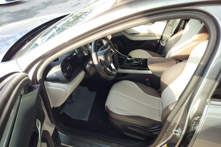 比亚迪 秦PLUS 2024款 荣耀版 DM-i 55KM领先型中控内饰20