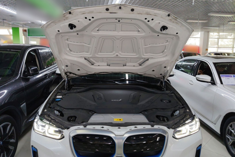 宝马iX3 2022款 领先型机舱底盘24