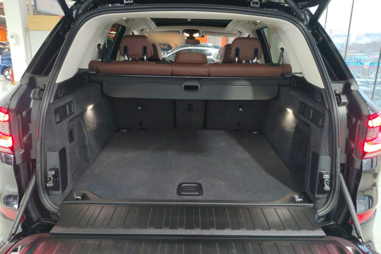 宝马X5(进口) 2021款 xDrive30i M运动套装机舱底盘23