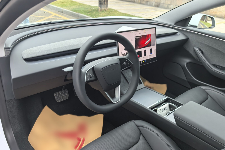 特斯拉 Model 3 2025款 改款 长续航后轮驱动版中控内饰7006