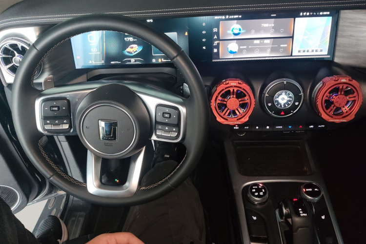 坦克300 2023款 城市版 2.0T 我看型中控内饰7002